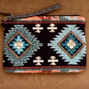 Vintage-inspired Southwest design beaded clutch/wristlet bag Excellent condition